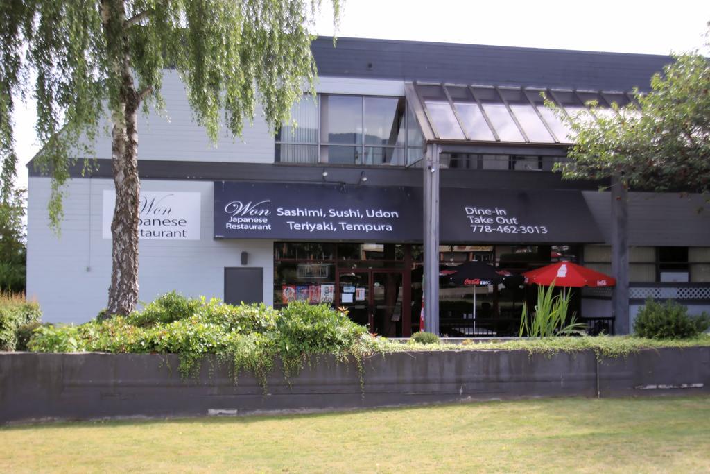The Cedars Inn Hotel & Convention Centre Gibsons Buitenkant foto