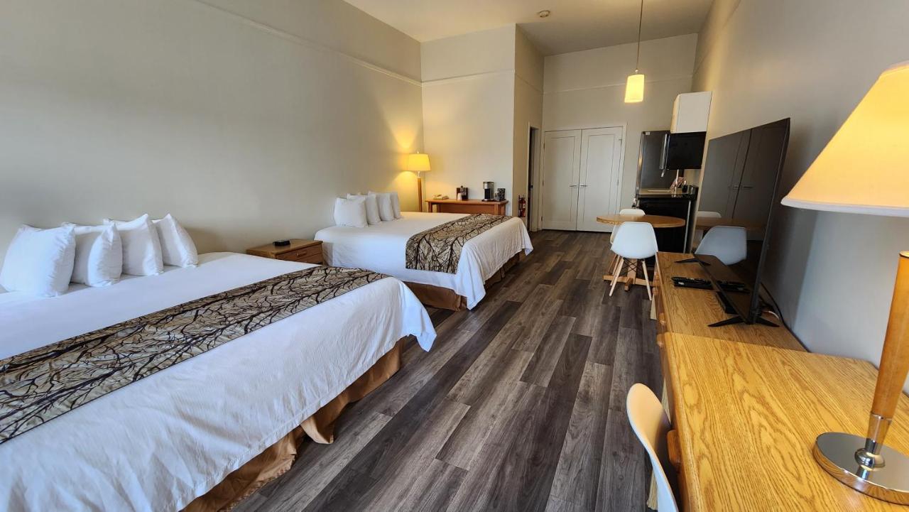 The Cedars Inn Hotel & Convention Centre Gibsons Buitenkant foto