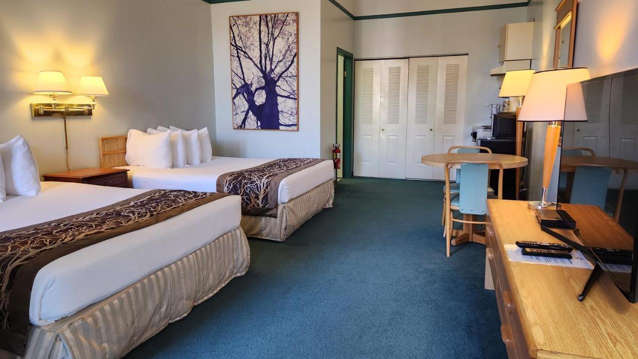 The Cedars Inn Hotel & Convention Centre Gibsons Buitenkant foto