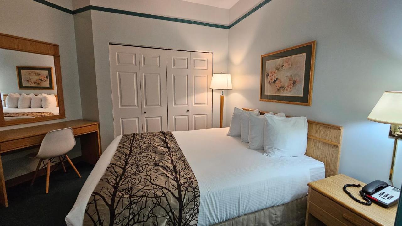 The Cedars Inn Hotel & Convention Centre Gibsons Buitenkant foto