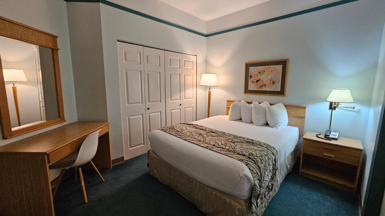 The Cedars Inn Hotel & Convention Centre Gibsons Buitenkant foto