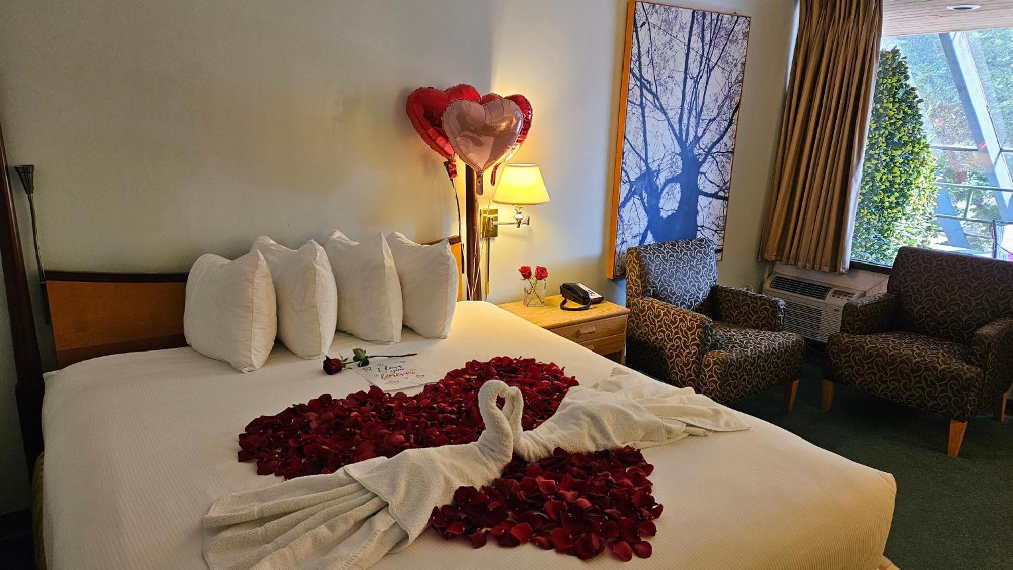 The Cedars Inn Hotel & Convention Centre Gibsons Buitenkant foto