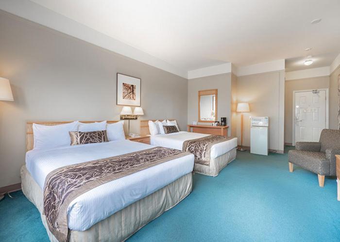 The Cedars Inn Hotel & Convention Centre Gibsons Buitenkant foto