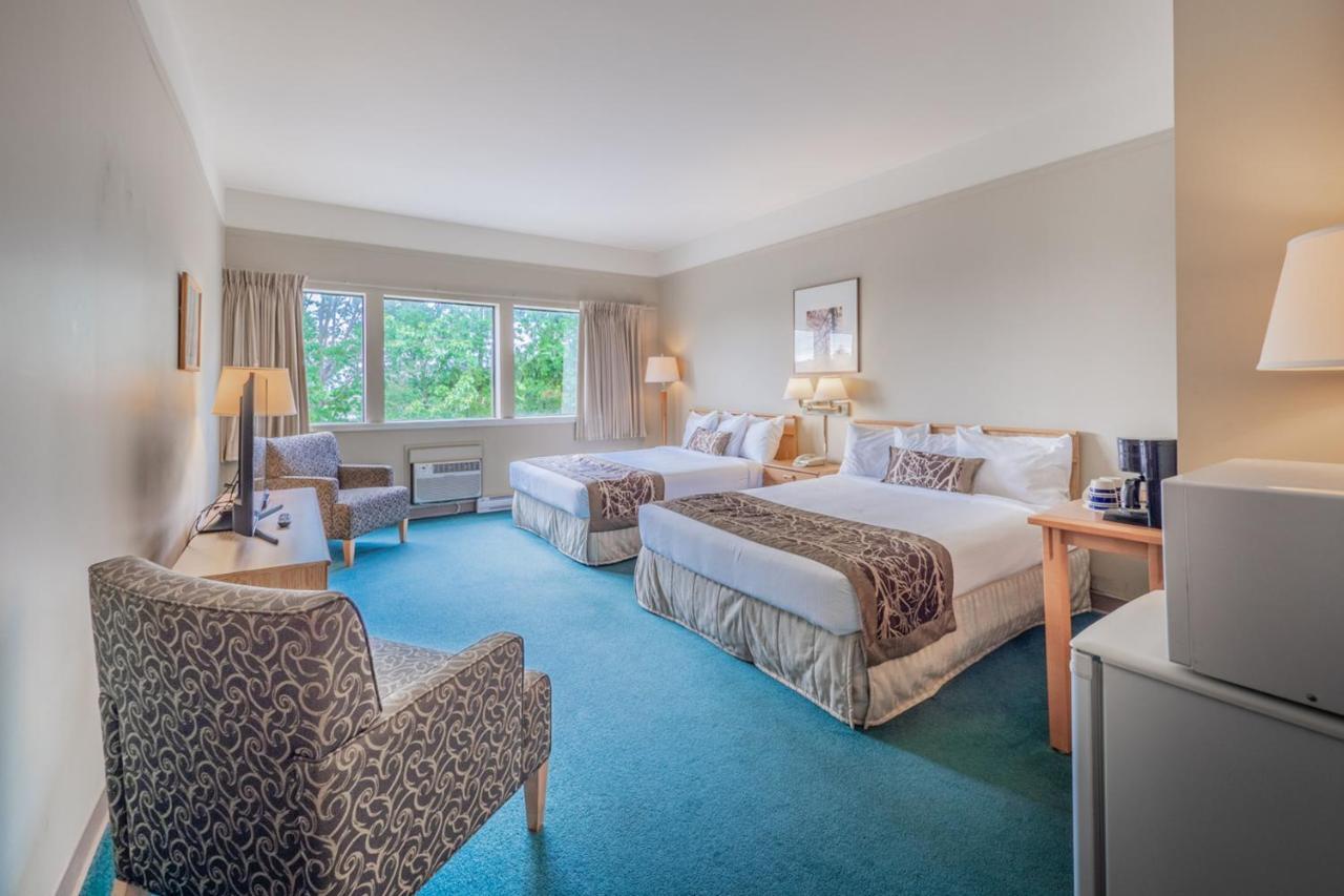The Cedars Inn Hotel & Convention Centre Gibsons Buitenkant foto