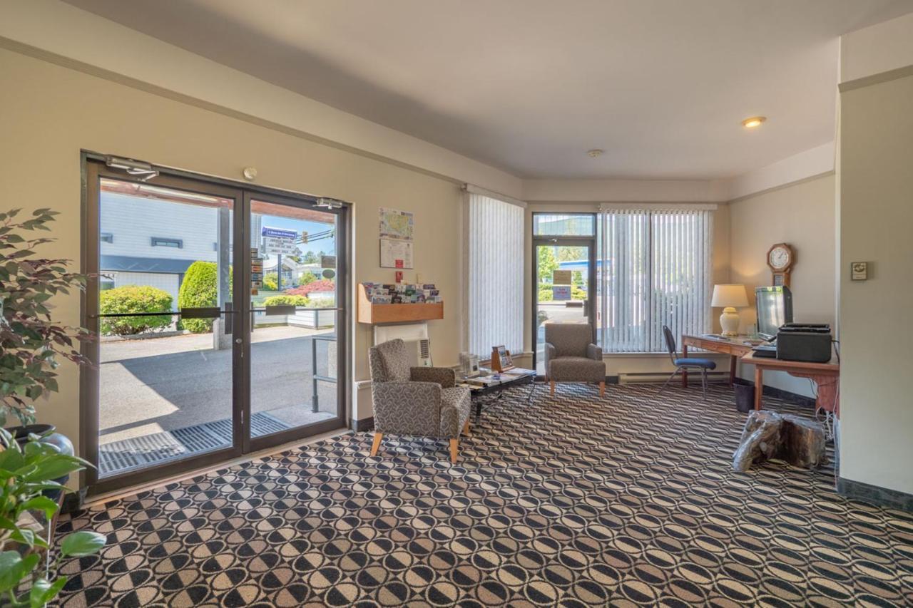The Cedars Inn Hotel & Convention Centre Gibsons Buitenkant foto